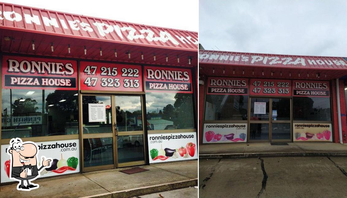 Look at the photo of Ronnie's Pizza House