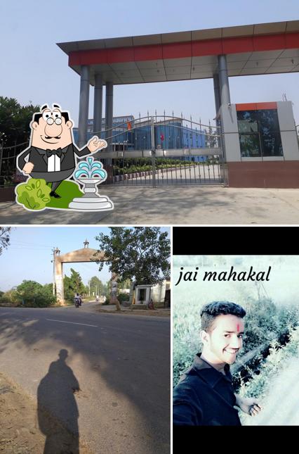 Bus Stand Mini