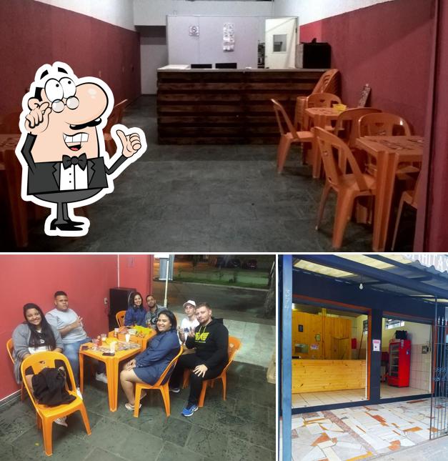 O interior do Esfihita's Esfiharia e Pizzaria Sumaré