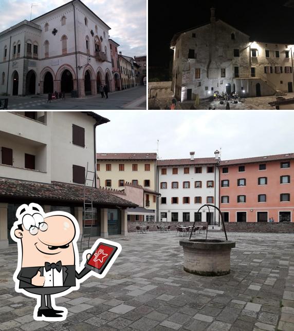 Curiosa tra gli esterni di Corte del Castello
