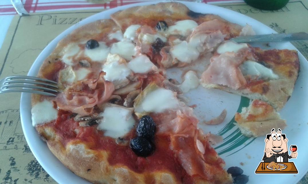 A Pizzeria Chimenti Special, puoi ordinare una bella pizza