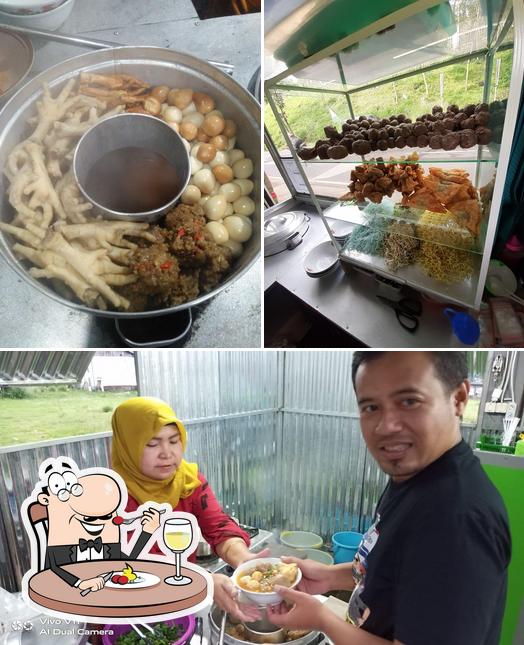 Restaurante Warung Bakso Dan Es Degan Pak Edi Songgokerto