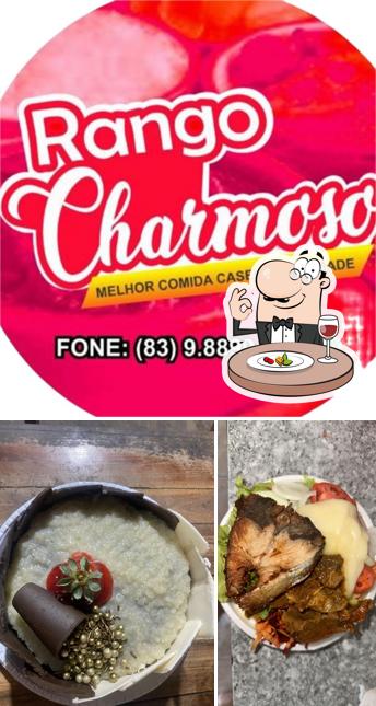 Comida em Restaurante Rango Charmoso