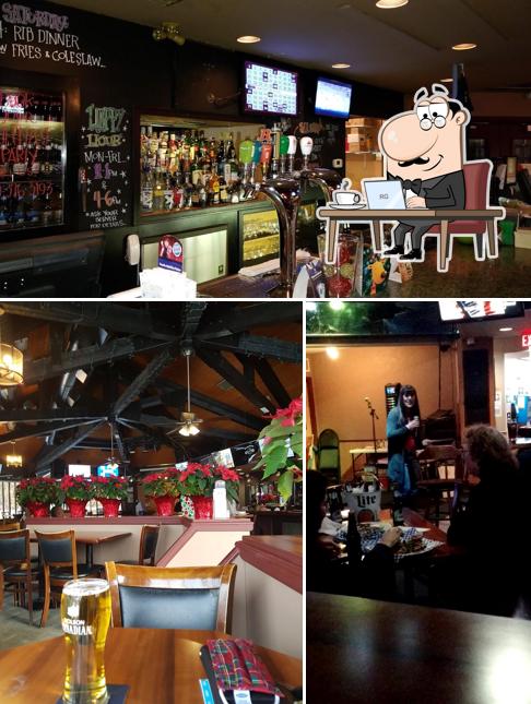 L’image de la intérieur et comptoir de bar de Bailey's Pub’s