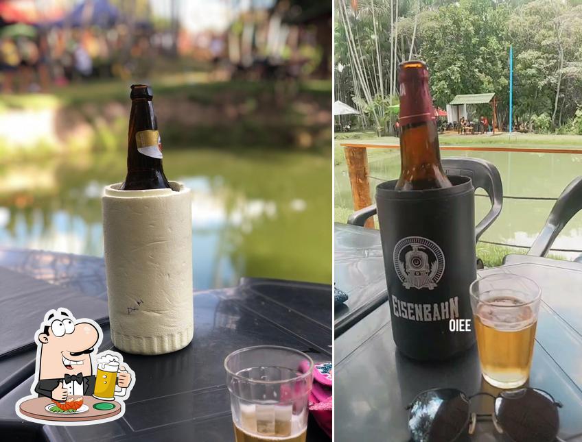 Desfute uma tulipa de cerveja leve ou escura