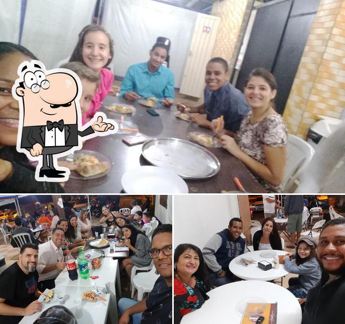 O interior do Dom Carleone Pizzaria e Hamburgueria