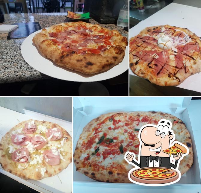 Scegli una pizza a Pizzeria 24/D