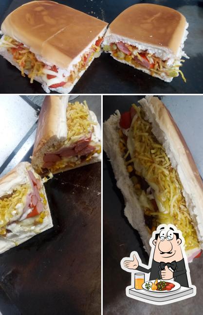 Platos en Hot dog do gigante