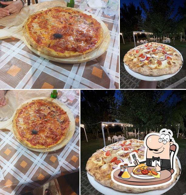 Prenditi una pizza a Pizzeria Parco Di Apollo “SunSetPark”