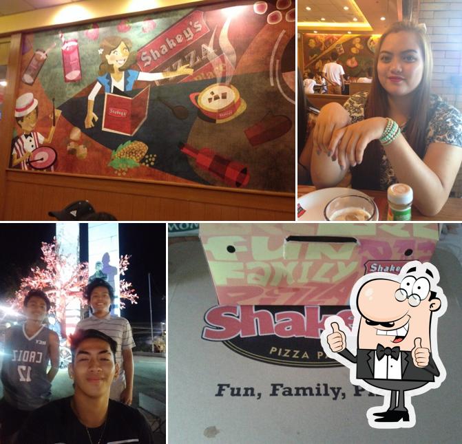 Look at the image of Shakey's Pizza Parlor