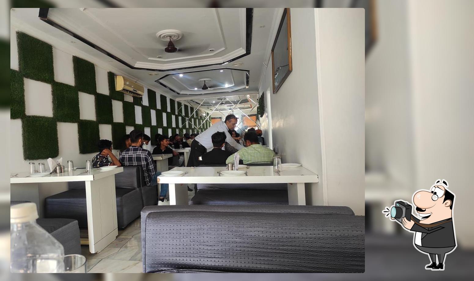 Sour N Spicy Restaurant - best restaurant near tajmahal