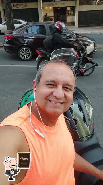 Look at this photo of Empório Raja