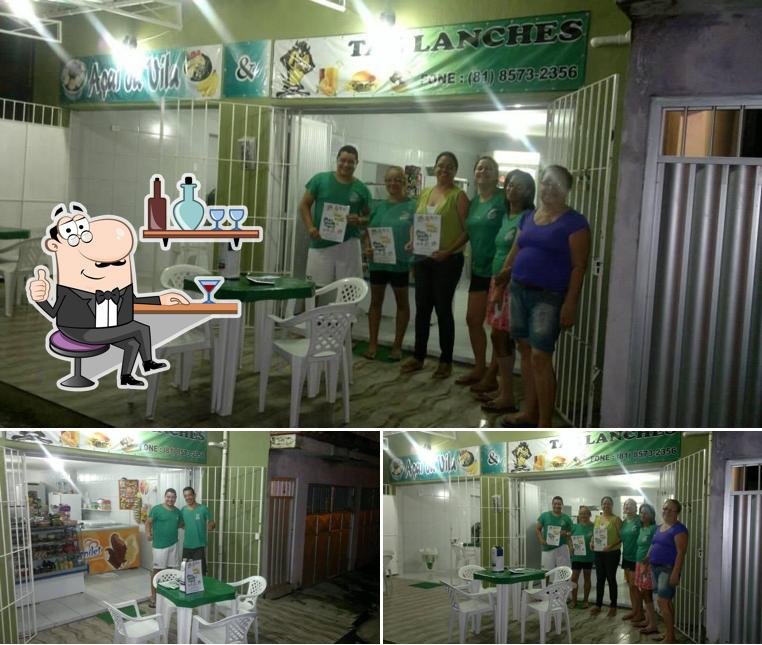 Veja imagens do interior do Taz Lanches