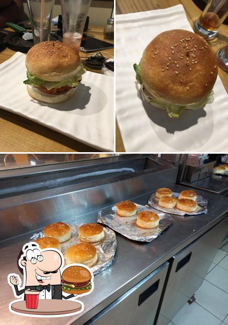 Order a burger at Eataliano pizza