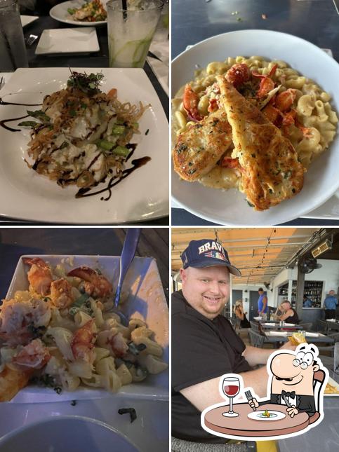 Flippers in Fort Myers Beach Restaurant menu and reviews