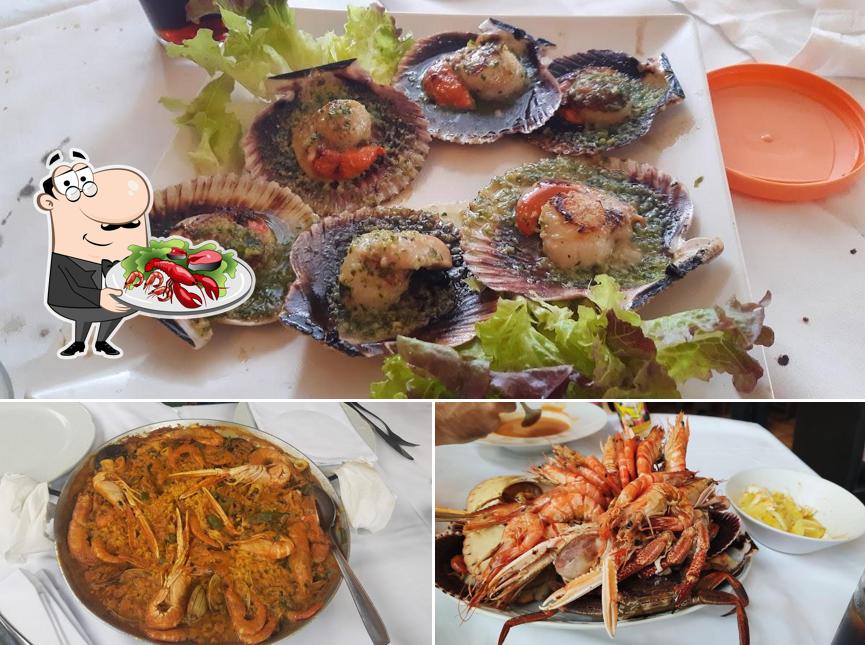 Pide las diferentes comidas con marisco que sirven en Restaurante Mijedo