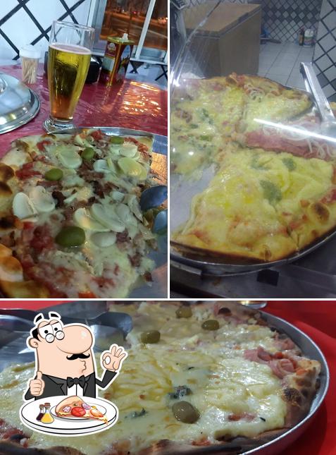 Escolha pizza no Pizzaria La Bambina