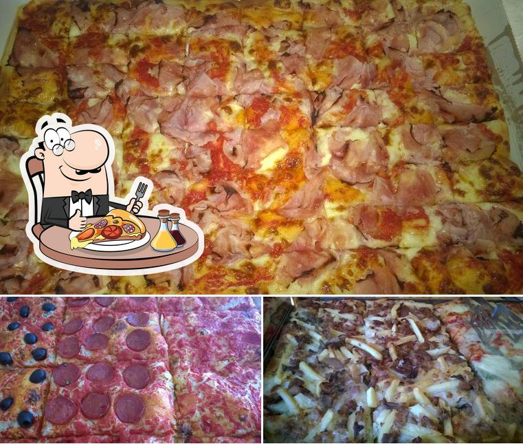 Scegli tra le svariate varianti di pizza