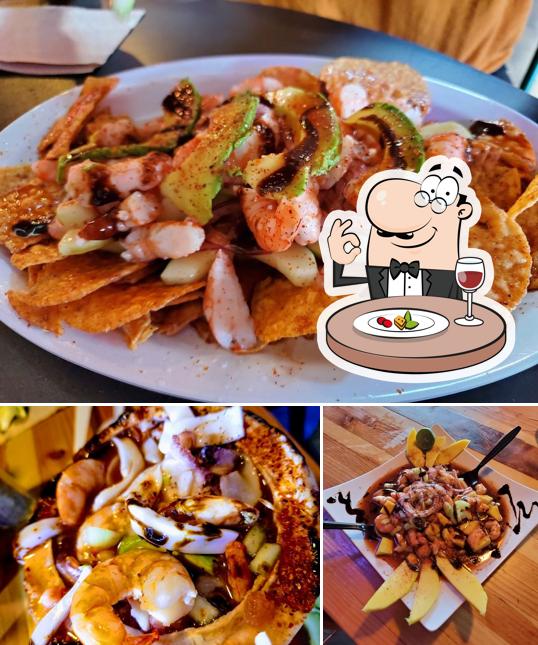 Food at Mariscos El Bochas