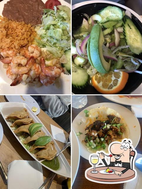 Taqueria Y Mariscos Chapala, 340 E 10th St suite d in Gilroy - Restaurant  menu and reviews