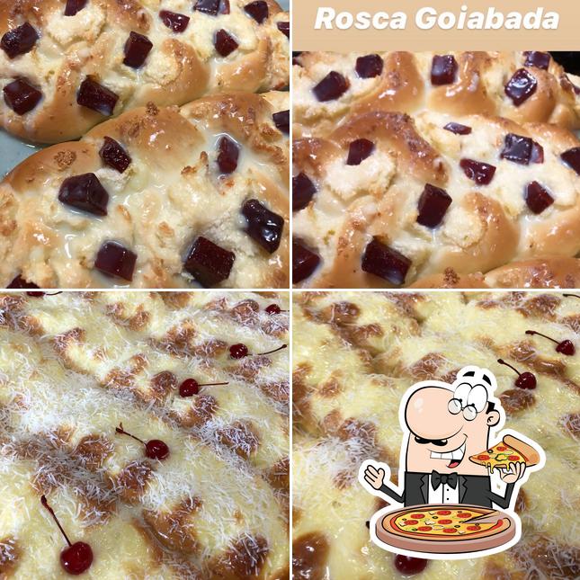 Escolha pizza no Panificadora Empório Amália