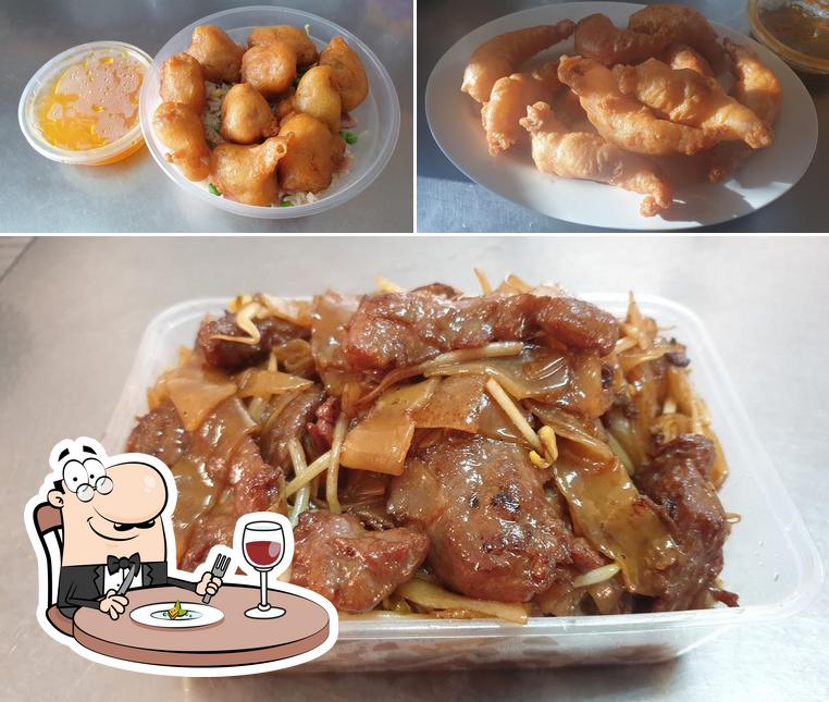 Блюда в "Poon's & Wong Chinese Kitchen"