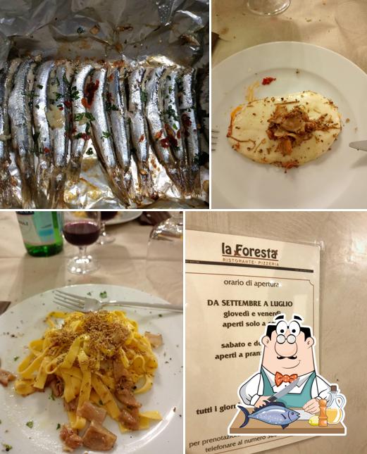 Ristorante Pizzeria La Foresta propose un menu pour les amateurs de poissons