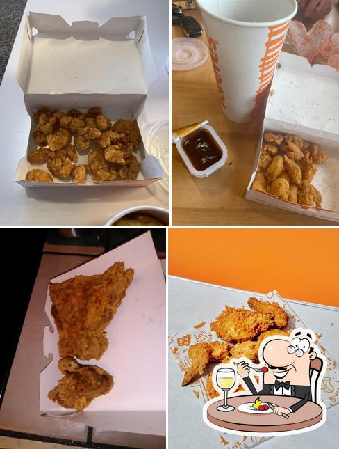 Food at Popeyes Louisiana Kitchen