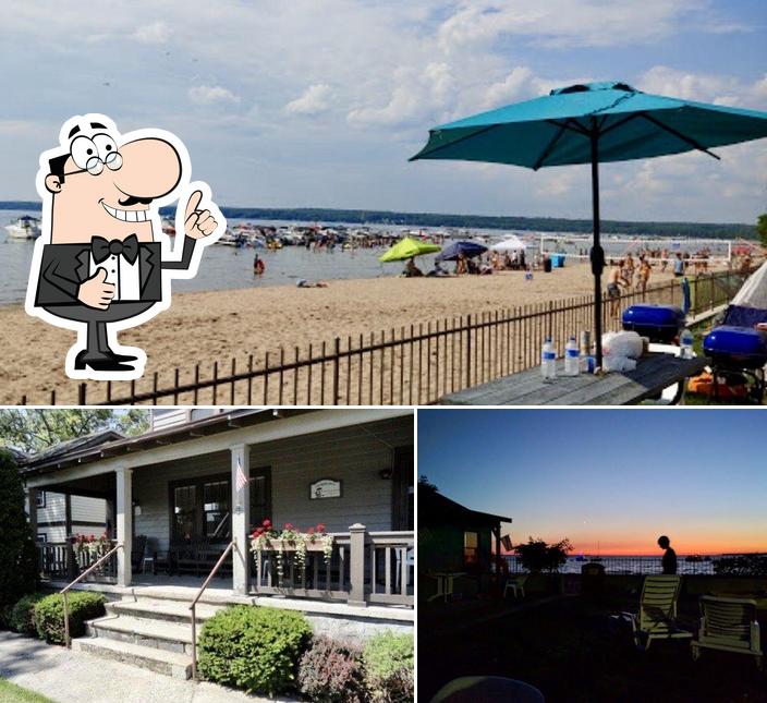 Sunset Cottages, 611 Park Ave in Sylvan Beach Restaurant reviews
