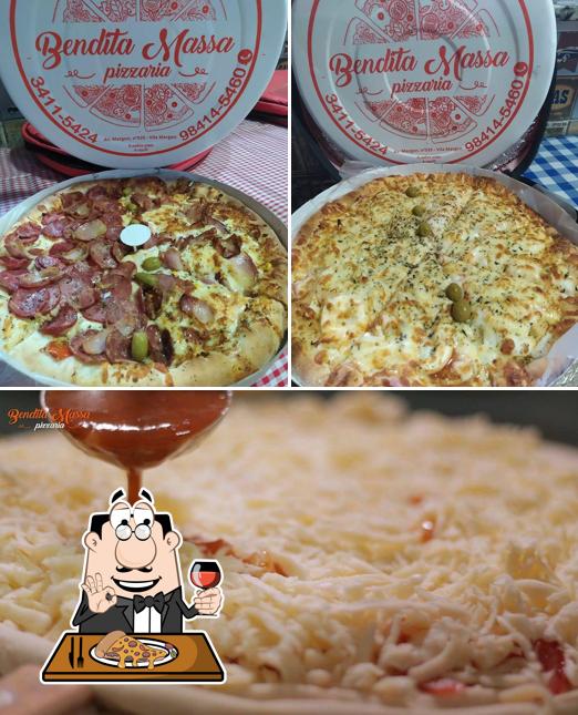 Peça diferentes variedades de pizza