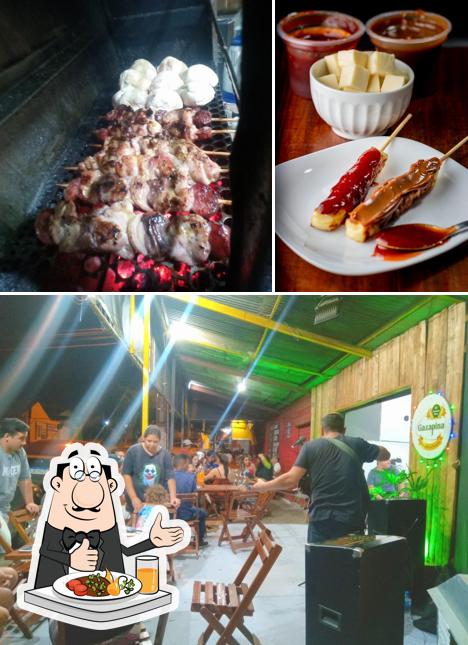 A ilustração do Esquina 68’s comida e interior