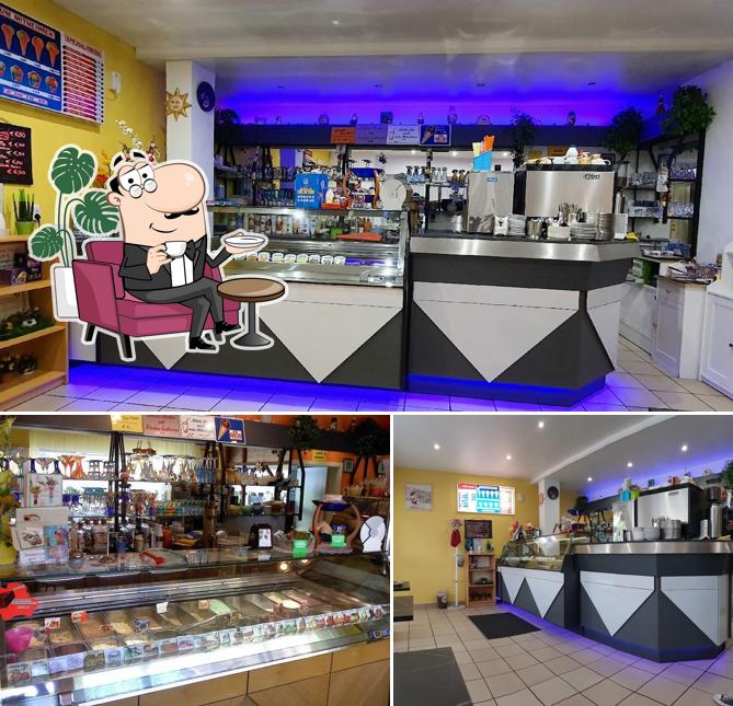 L'intérieur de Eiscafé Merano