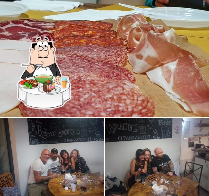 La foto della tavolo da pranzo e cibo di Panineria Mediterranea Parenti La Vacca