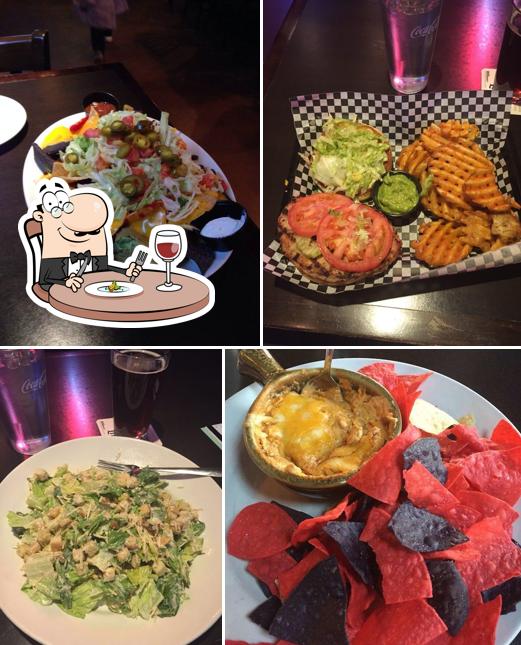 Coaches Sports Bar & Grill in Bloomington Restaurant menu and reviews
