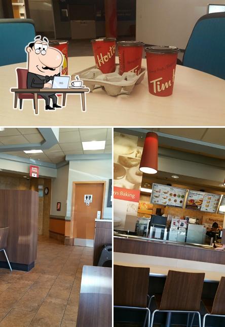 L'intérieur de Tim Hortons