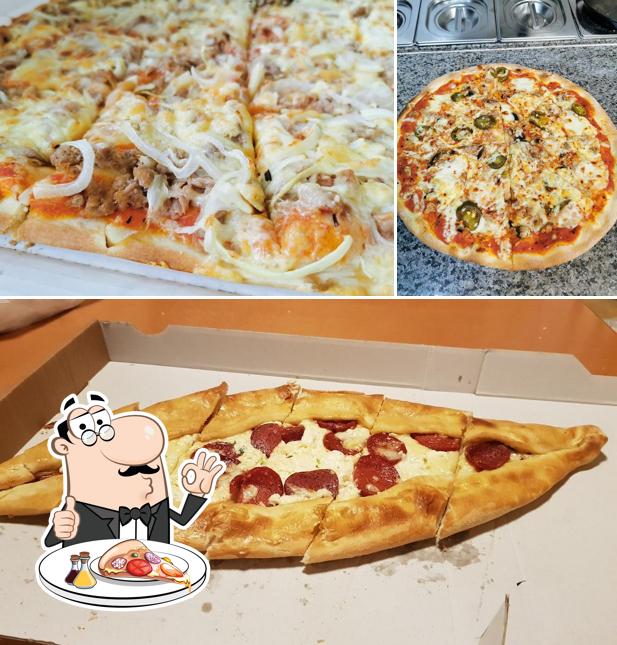 Elige una pizza en Lieblings Kebap & Pizza Haus