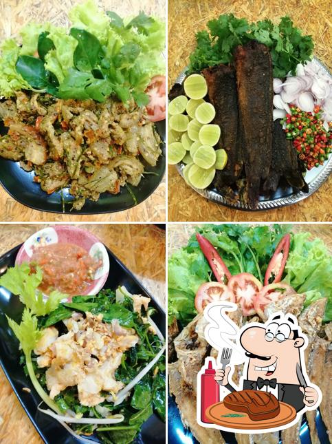 Pick meat meals at ร้านข้าวแกงลุงชัย