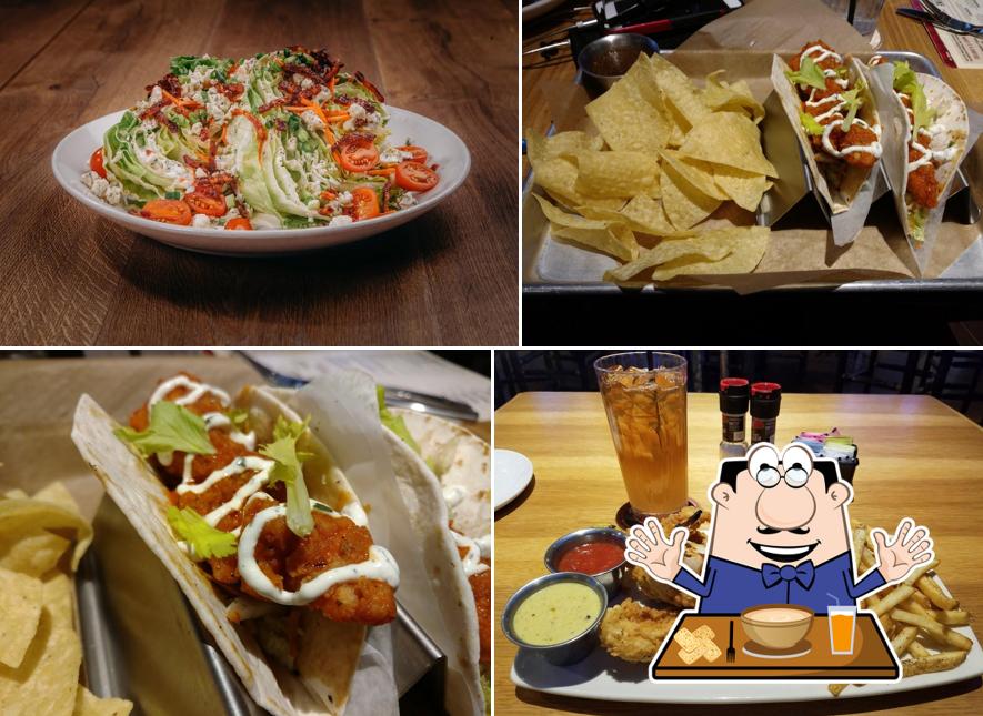 Twin Peaks in Southgate Restaurant menu and reviews