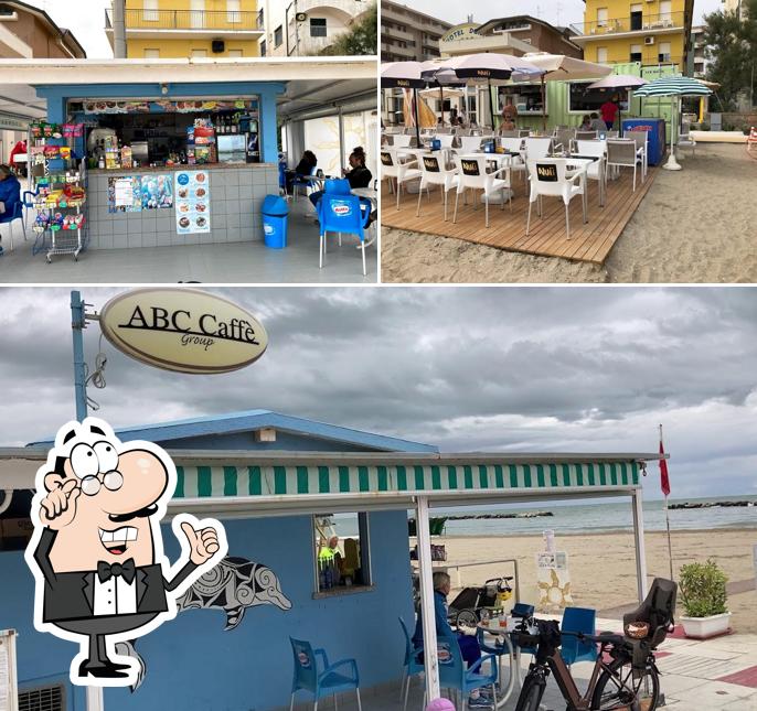 Découvrez l'intérieur de Bar Delfino Beach Cafe