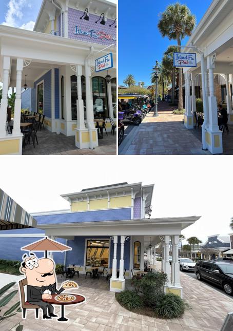 The exterior of Island Fin Poké Company - The Villages