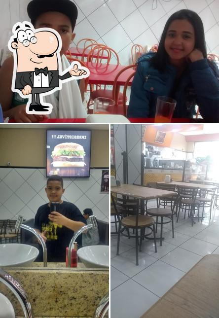 O interior do Pizzaria & Esfiharia 4pro - Cumbica