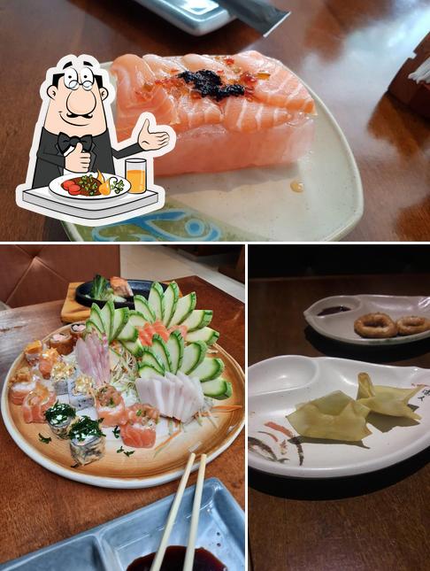 Platos en Nakoo Sushi