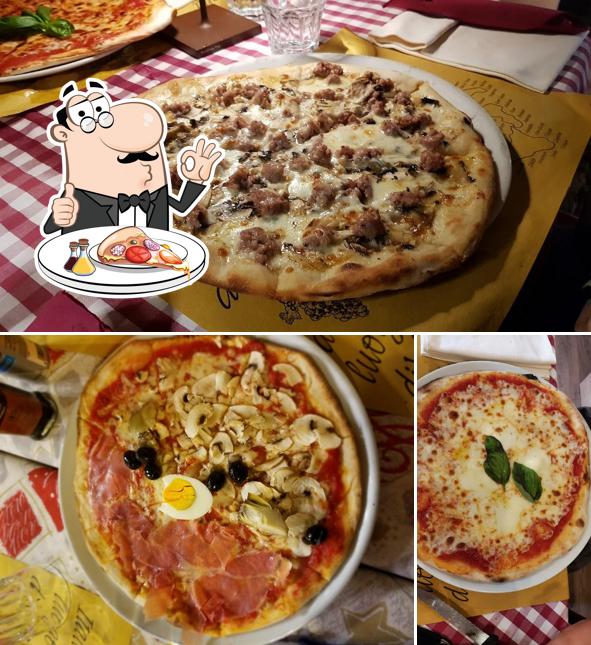 At Achille Al Pantheon di Habana, you can order pizza