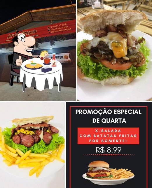 Peça um hambúrguer no Dock's Burger