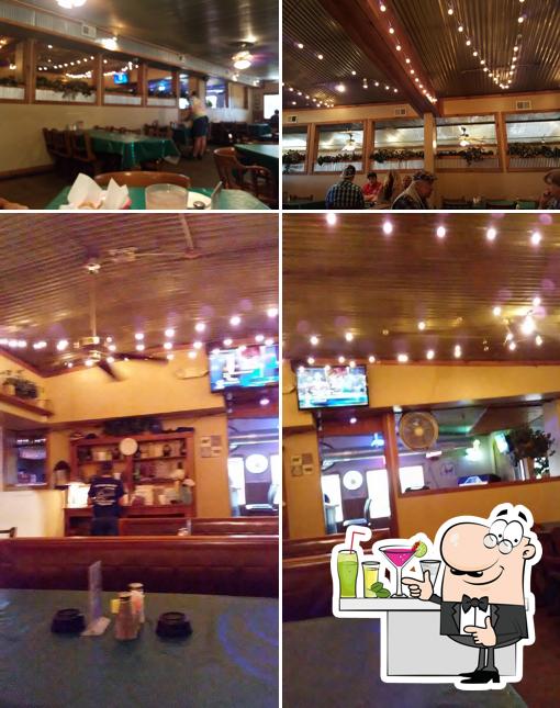 Hub's Restaurant in Hickman Restaurant menu and reviews