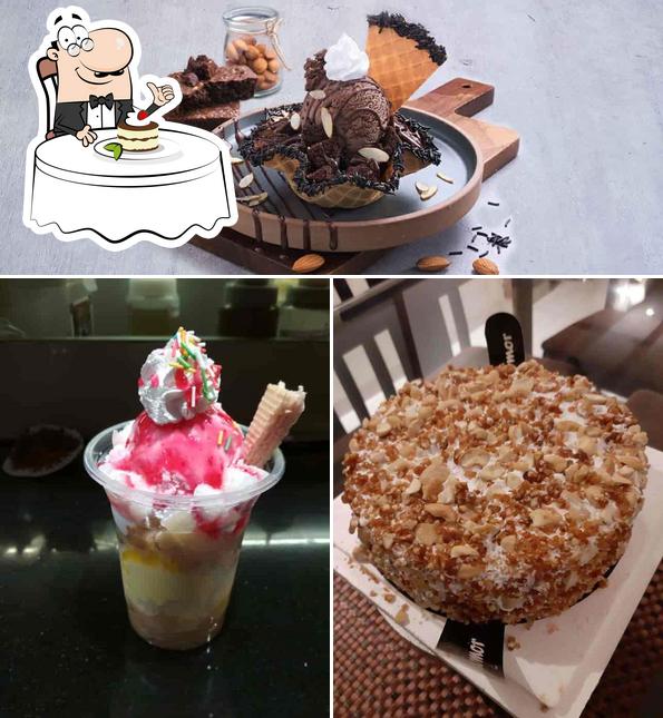 Havmor Havfunn Ice Cream Parlor serves a selection of desserts