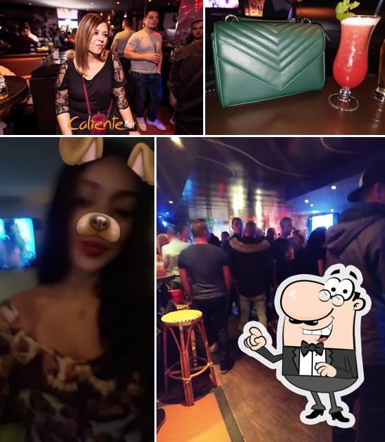 Gli interni di Caliente Bar