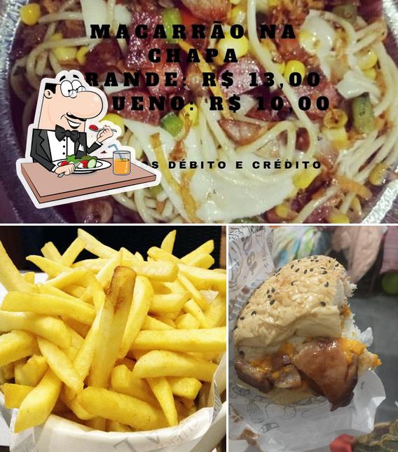 Comida em HOUSE BURGUER FAST FOOD