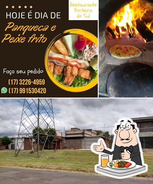 Confira a imagem mostrando comida e exterior no spazio casa di ferro