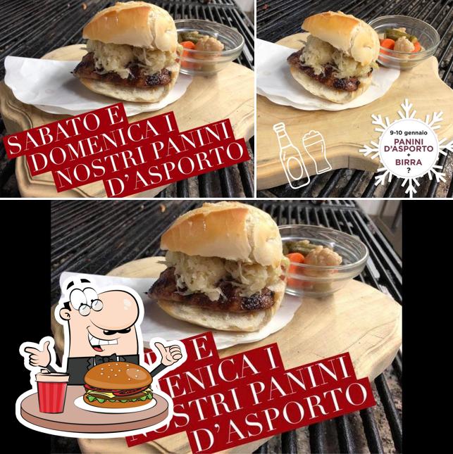 Prova un hamburger a Rifugio Kubelek